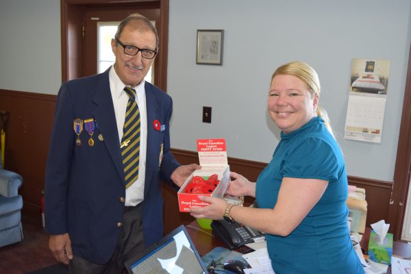 Grimsby Legion President Simon Saulnier and NewsNow General Manager Catherine Bratton